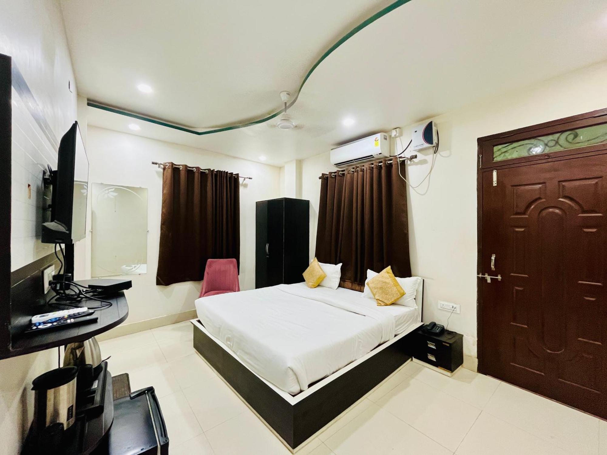 Astha A Luxury Boutique
